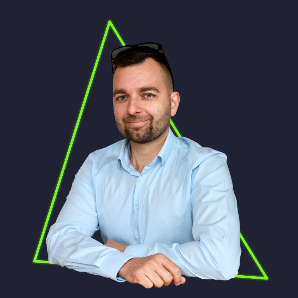Neon Autosiskola Toth Tamas szakoktato 2025 - Neon Autósiskola Debrecen